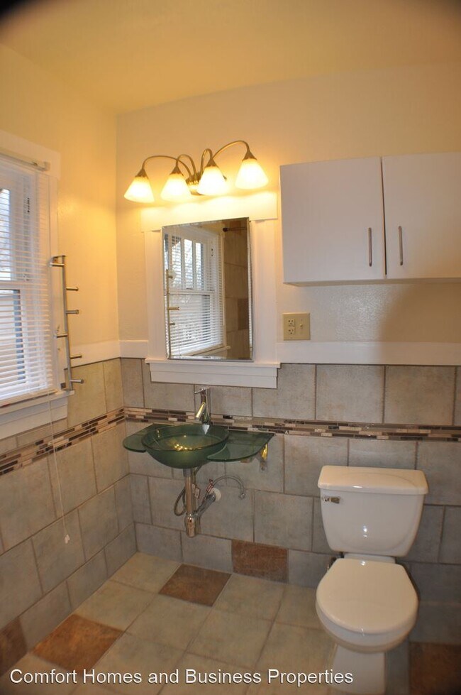 Building Photo - 4 br, 2 bath House - 201 Maple St NE