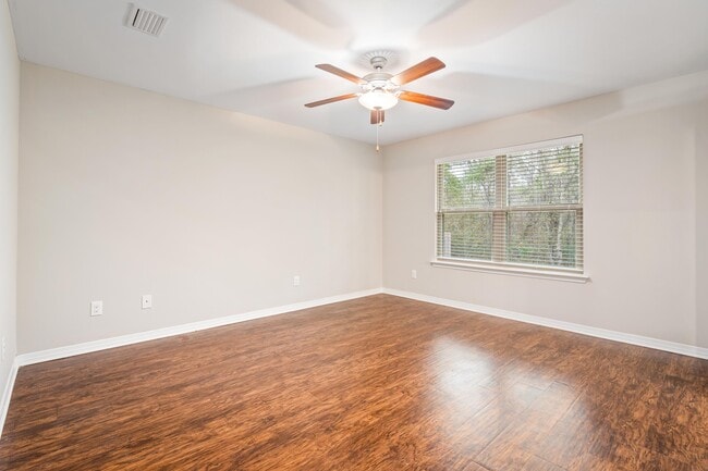 Building Photo - 3836 Chesterfield Ln