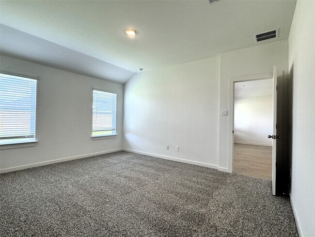 Building Photo - 30434 Canterbury Fields Dr
