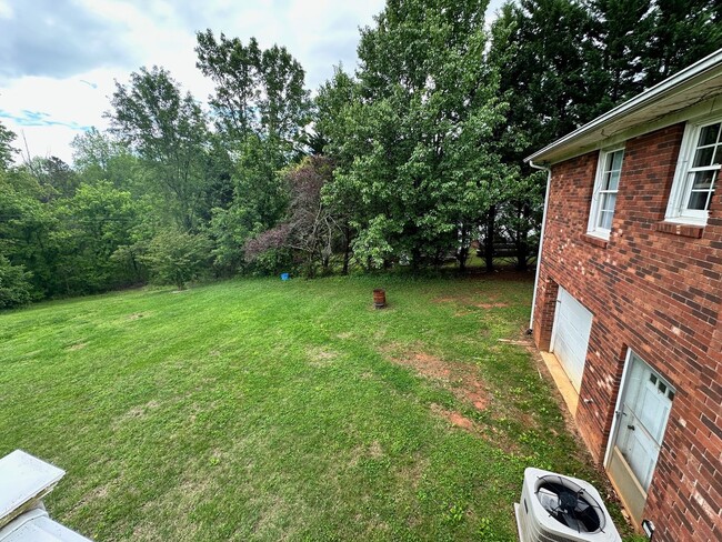 Building Photo - MOVE-IN READY! NO HUD NO SECTION 8