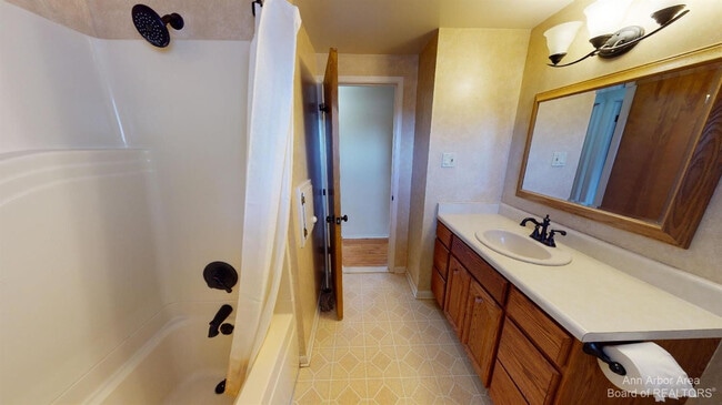 Building Photo - 2235 Prairie St