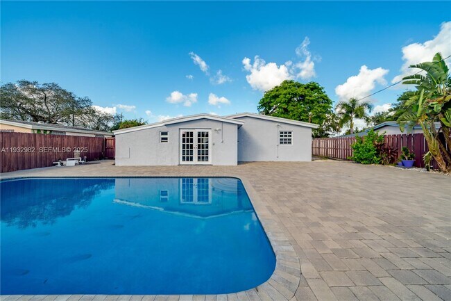 Building Photo - 5900 N Farragut Dr