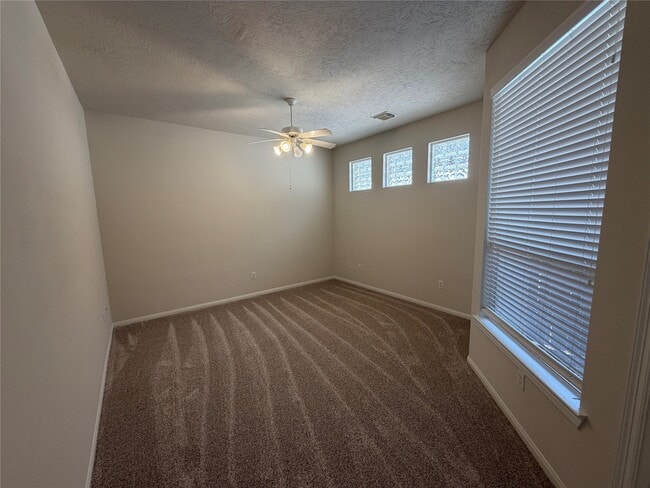 Building Photo - 27 Yacht Harbor