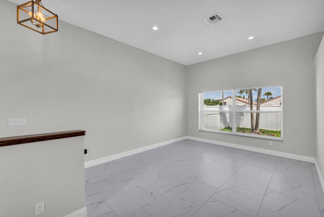 Building Photo - 491 SW 182nd Way