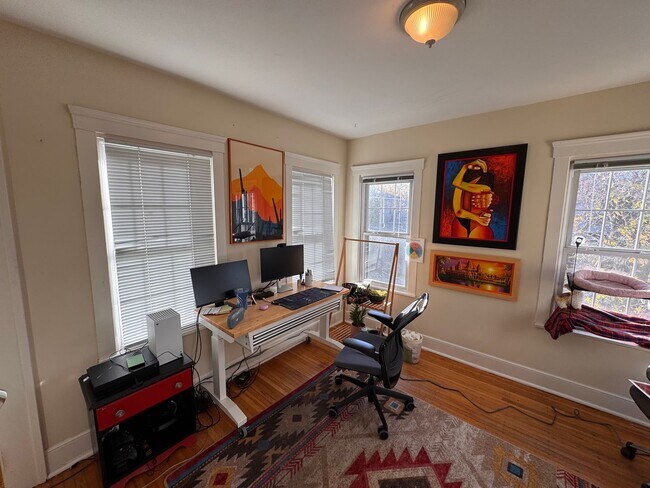 Building Photo - 3910-3912 Thomas Ave South