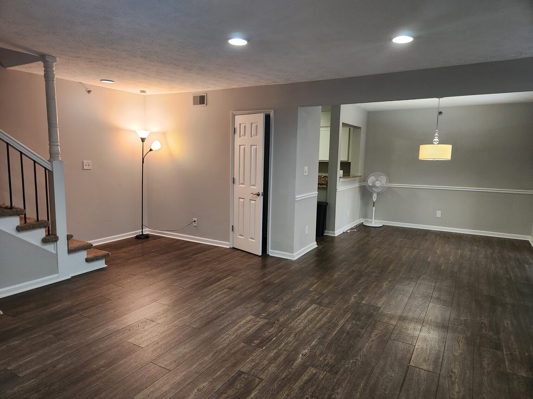 Building Photo - 4000 Riverlook Pky SE