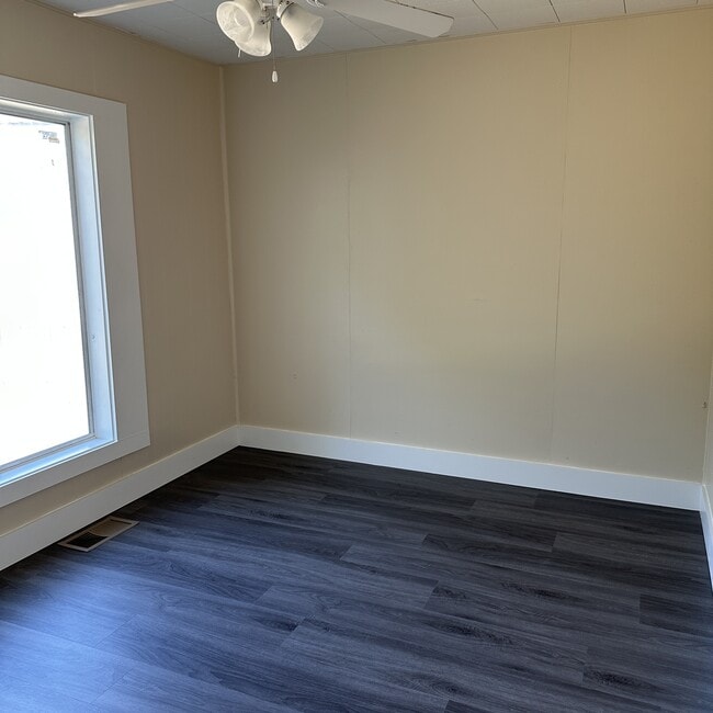 Building Photo - 1321 Harris Hill Rd