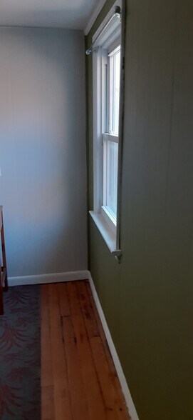 Building Photo - 992 Broad Ln