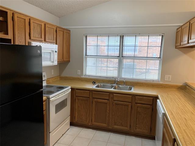 Building Photo - 2211 Forestbrook Dr