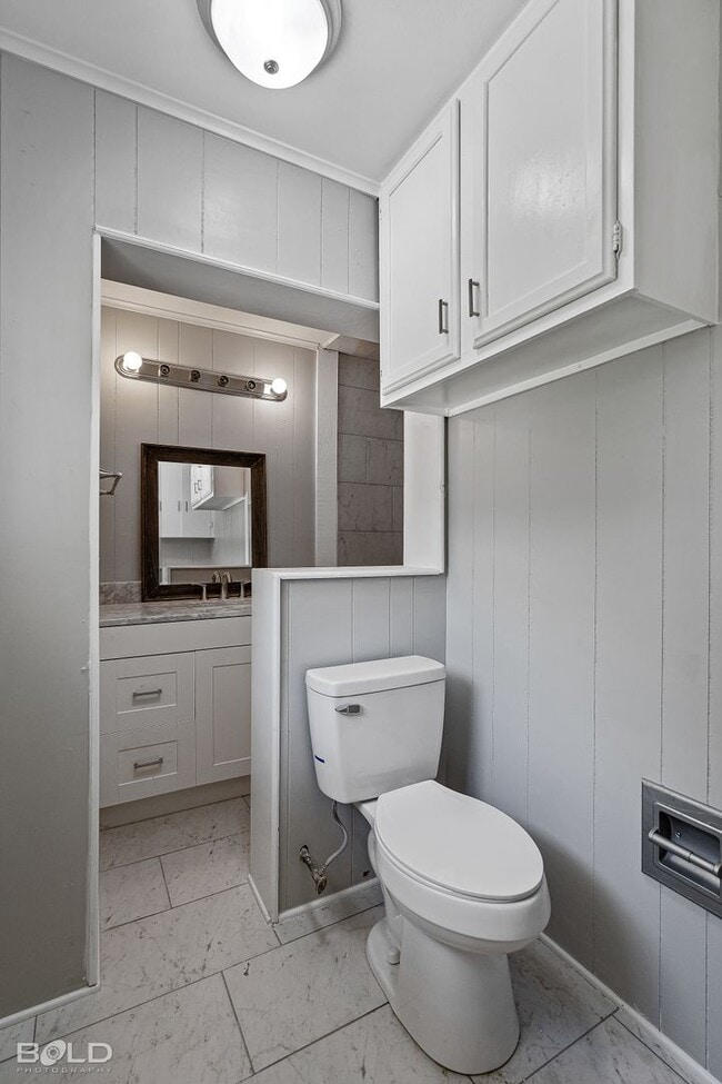 Building Photo - 321 Tallow Ln