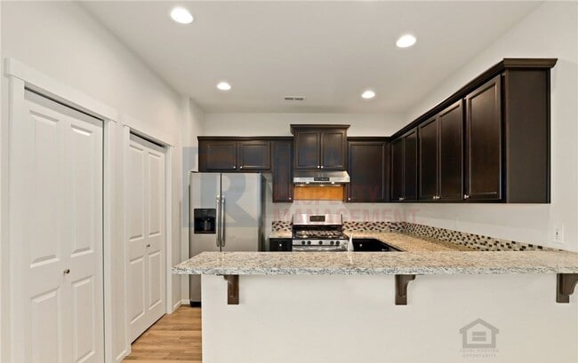 Building Photo - Beautiful 4-Bedroom Home Featuring Open Layout & Stainless Appliances!!