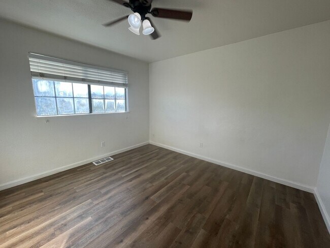 Building Photo - 581 Ledwith Ct
