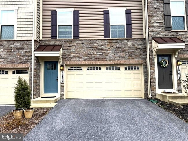 Building Photo - 10323 Quillback St