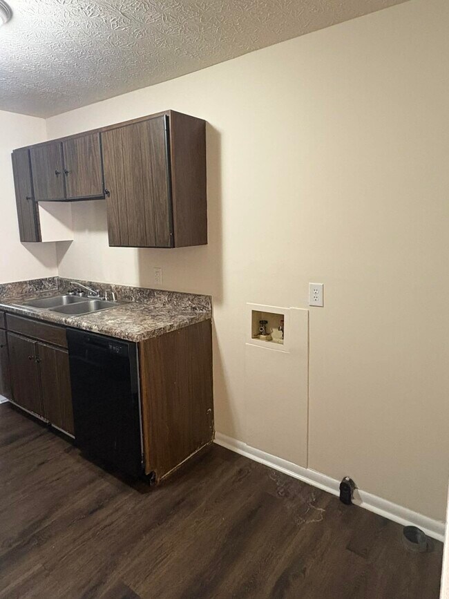 Building Photo - 1617 McIntosh St