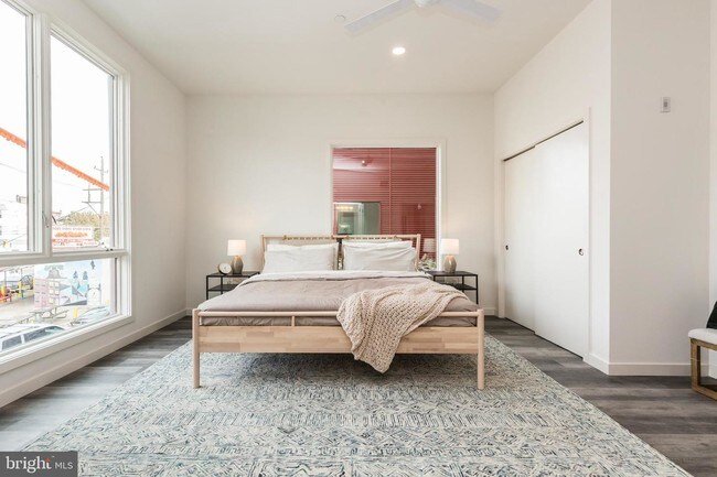 Building Photo - 2559 Amber St