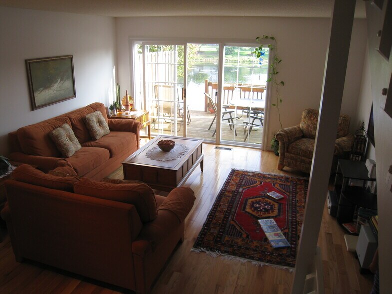 Building Photo - 5472 Baneberry Ave