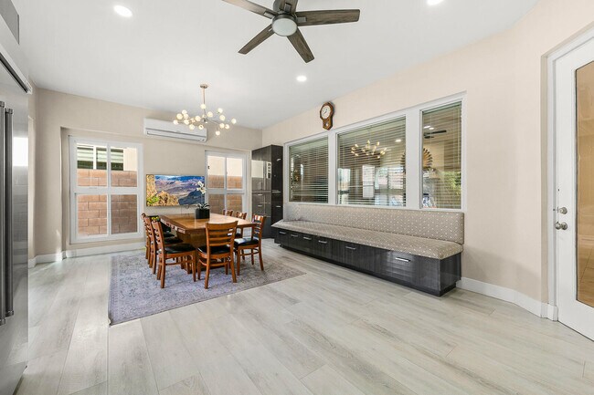 Building Photo - 46211 Roadrunner Ln