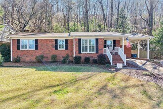 Building Photo - Convenient 3BR/2BA in Homewood on dead-end street