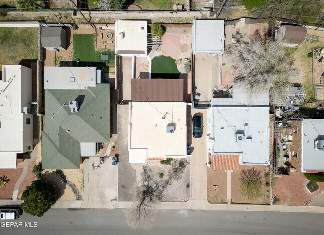 Building Photo - 1211 Mesita Dr
