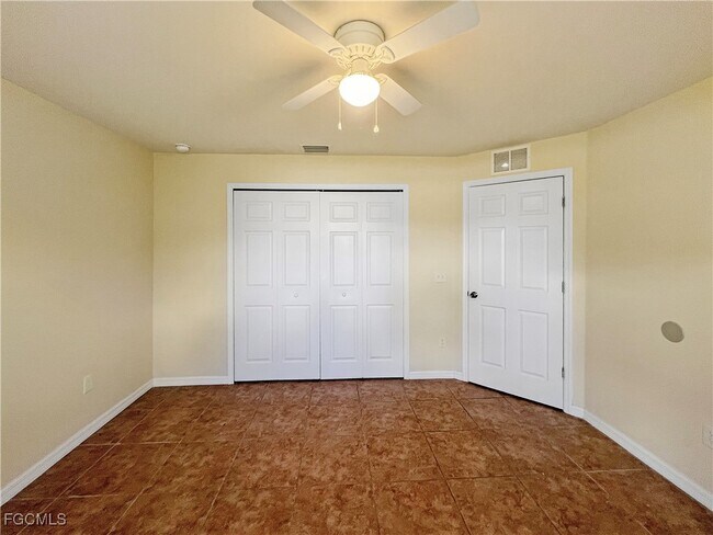 Building Photo - 111 SE 2nd Ave