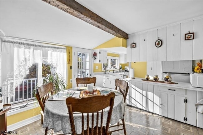 Building Photo - 64 Center St