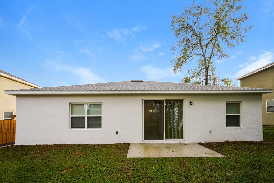 Building Photo - 409 Bay Oak Ln