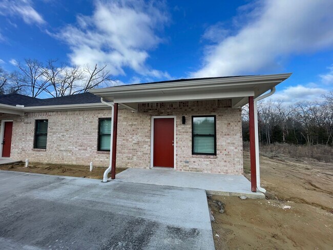 Building Photo - 265-267 Chisholm Trail