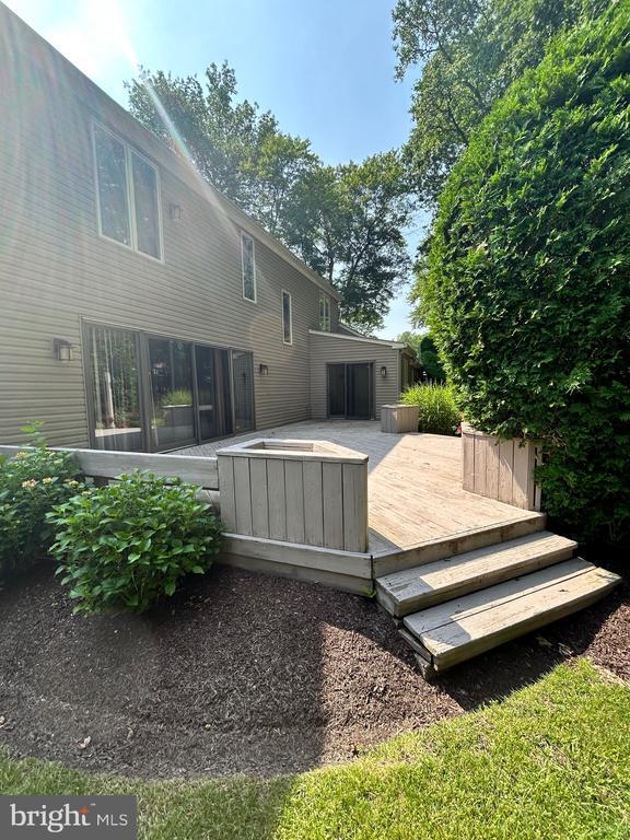 Building Photo - 548 Nottingham Dr
