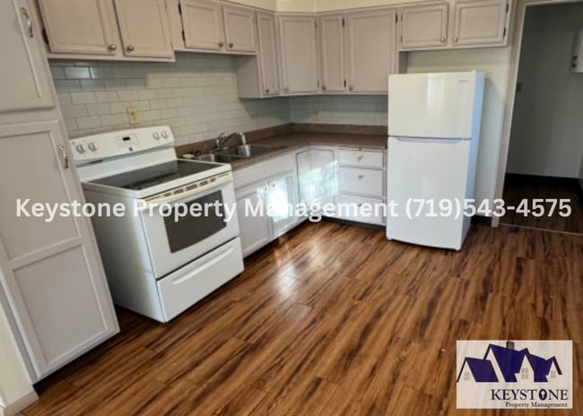 Building Photo - Charming 2-Bedroom Ranch-Style Home with Attached Garage $1280/$1280