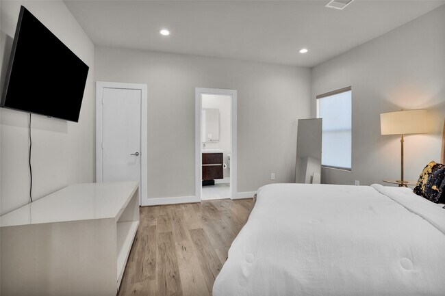 Building Photo - 2209 Padron Pl