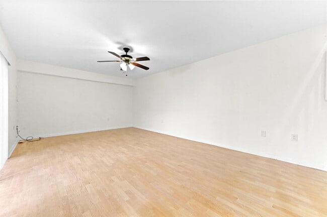 Building Photo - 146 Heritage Way