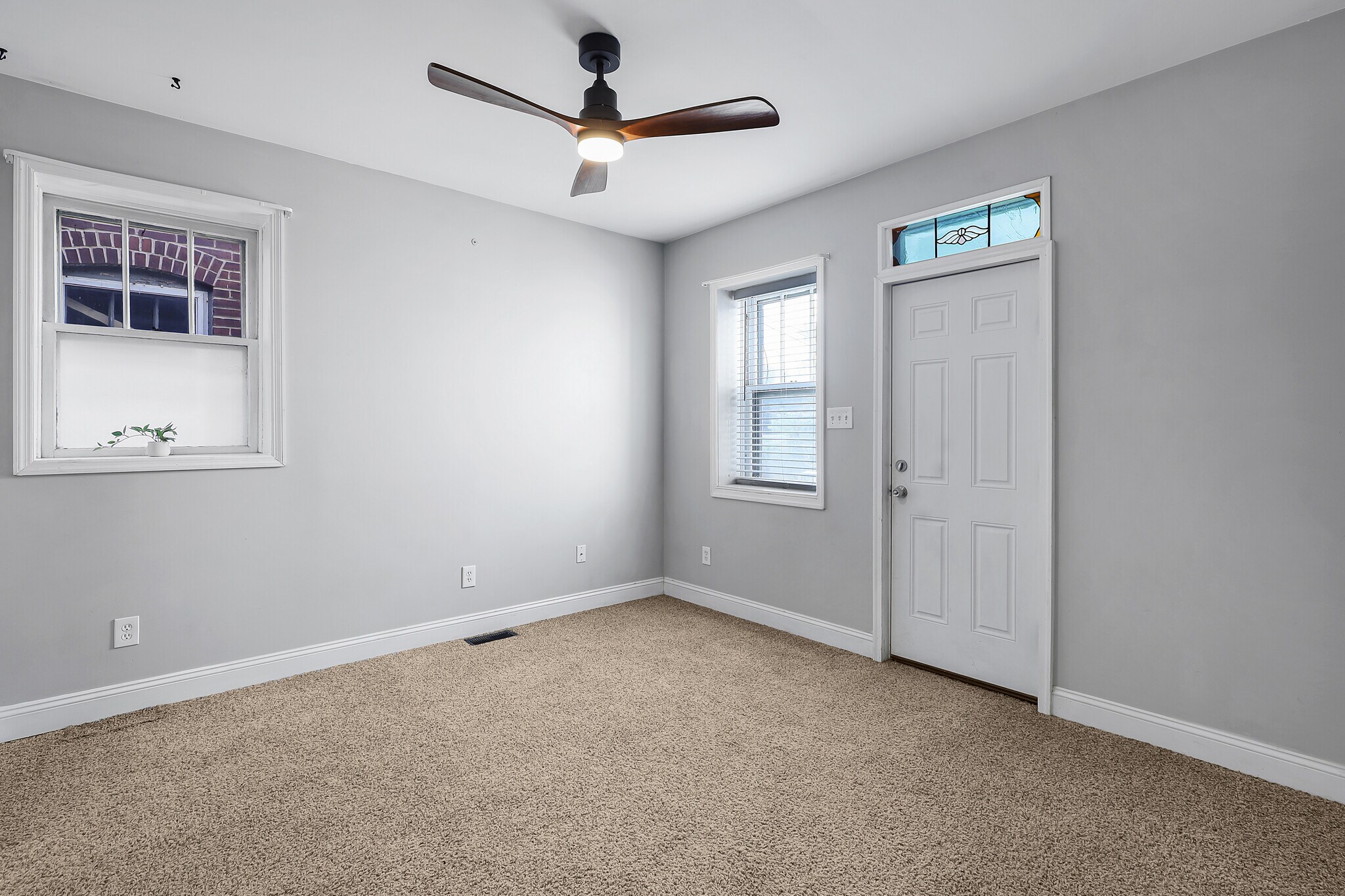 Building Photo - 3337 Salena St