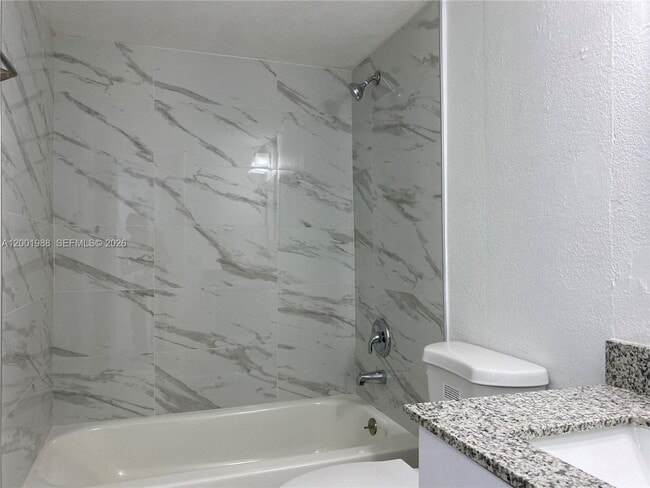 Building Photo - 9320 Fontainebleau Blvd