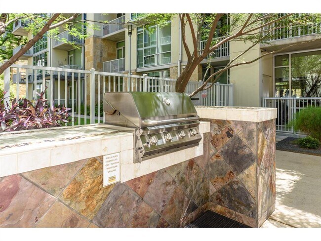 Building Photo - 1600 Barton Springs Rd
