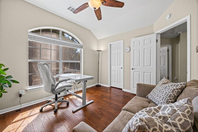 Building Photo - 13019 Scofield Farms Dr