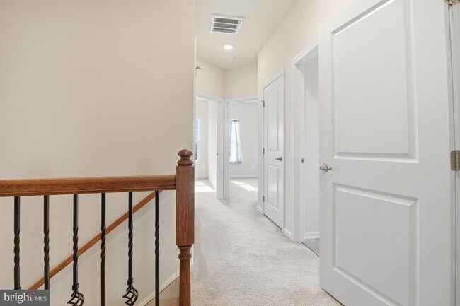 Building Photo - 13735 Air and Space Museum Pkwy