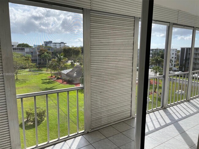 Building Photo - 4700 Washington St