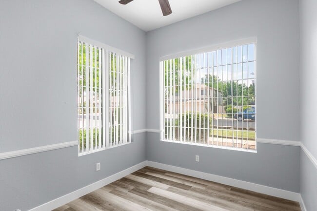 Building Photo - $2,500 Lovely Gilbert Rental Home With 2.5 Garage-3 bedrooms-2 Baths!