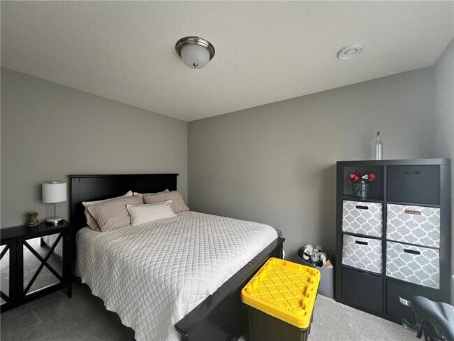 Building Photo - 7303 Fir Ln N