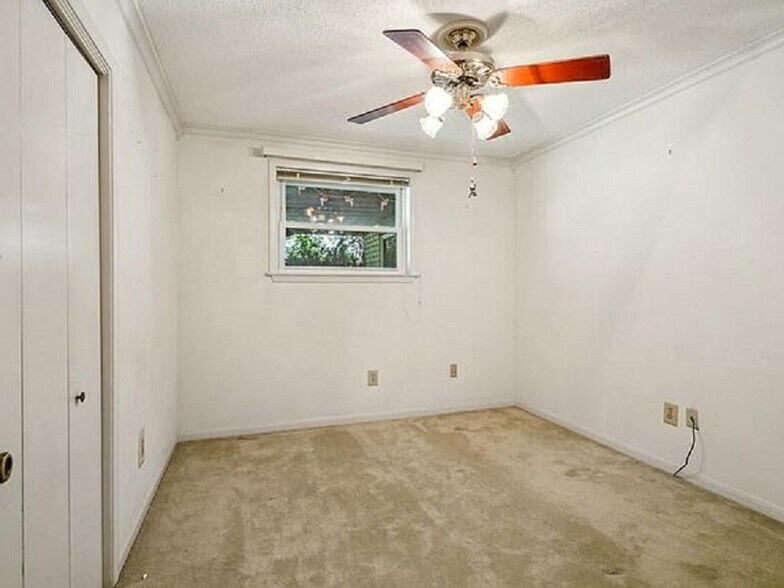 Building Photo - 1400 Velma St