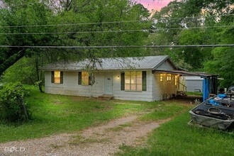 Building Photo - 182 Belaire Dr