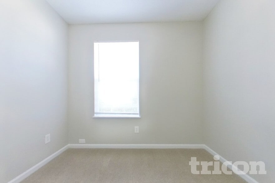 Building Photo - 208 Denby Cir