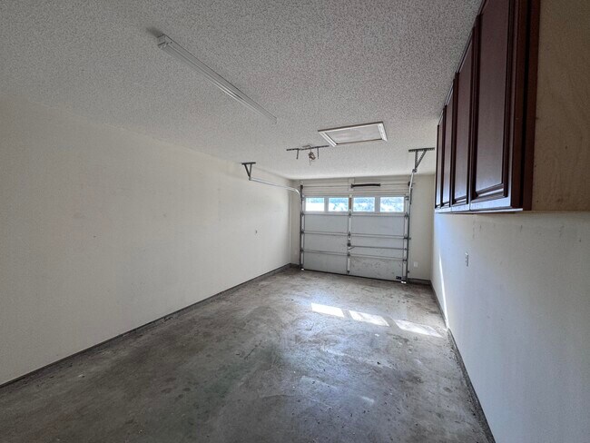 Building Photo - 6868 E Bay Blvd