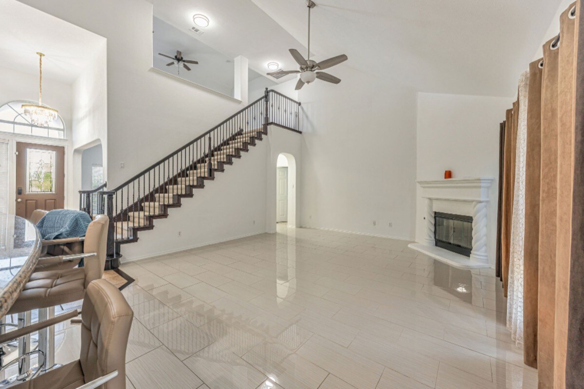 Building Photo - 10206 Teal Hollow Dr