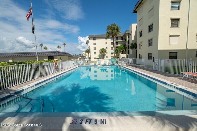 Building Photo - 4570 Ocean Beach Blvd