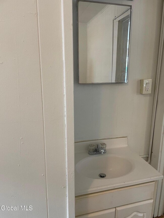 Building Photo - 160 Quarry St