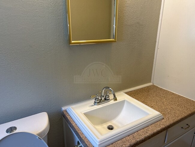 Building Photo - ***2-weeks Free Rent***307 Currie - 3-bedroom home with additional features