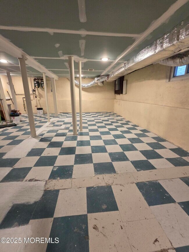 Building Photo - 216 Delaware St