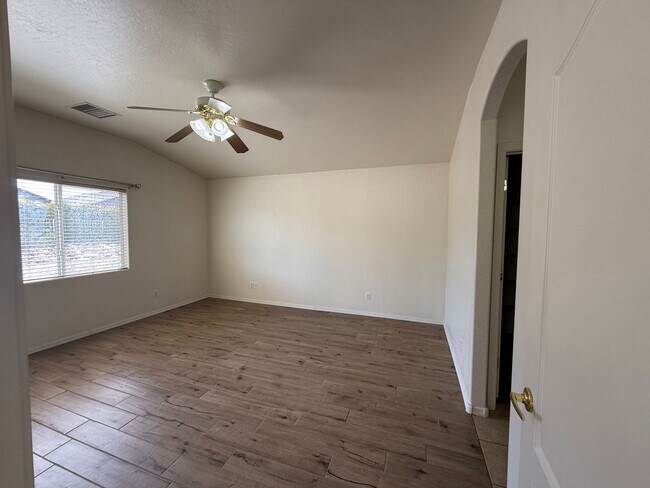 Building Photo - 2 Bedroom 2 Bath in Gated Community in Amante at Verde Fanta Fe Contact Property Pros 928-634-7710