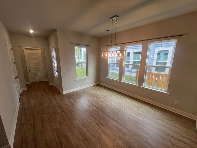Building Photo - Beautiful Summers Corner 5Bed/4.5Bath